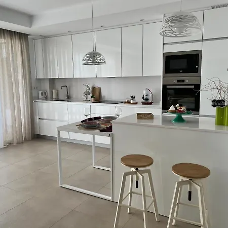 Seatorrox Apartment